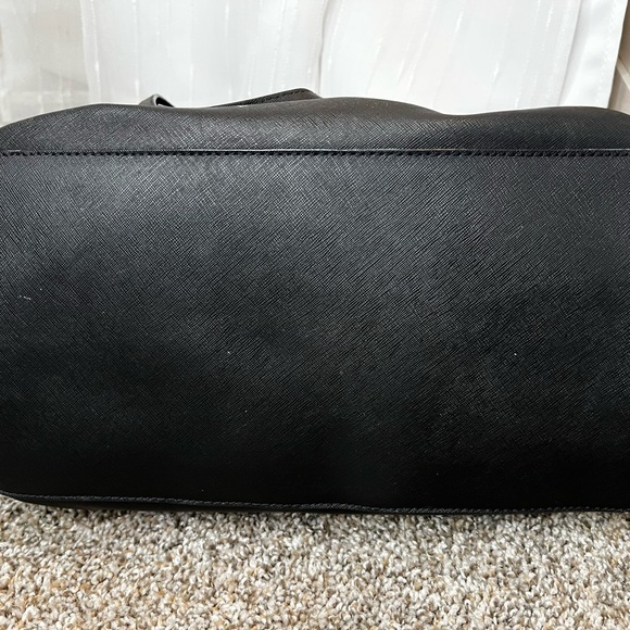 Michael Kora Jet Set Travel - Picture 6 of 8